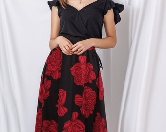 Sevillian style polka dot skirt, with a flamenco touch, professional dance skirt. With large polka dots or flowers