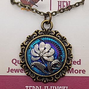 Pincushion Flower 18 mm Czech Button Necklace