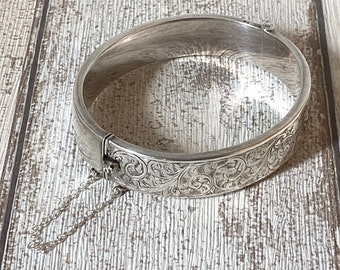 Vintage 1939 Sterling Silver Engraved Bracelet Bangle by Smith & Pepper Ltd, Birmingham