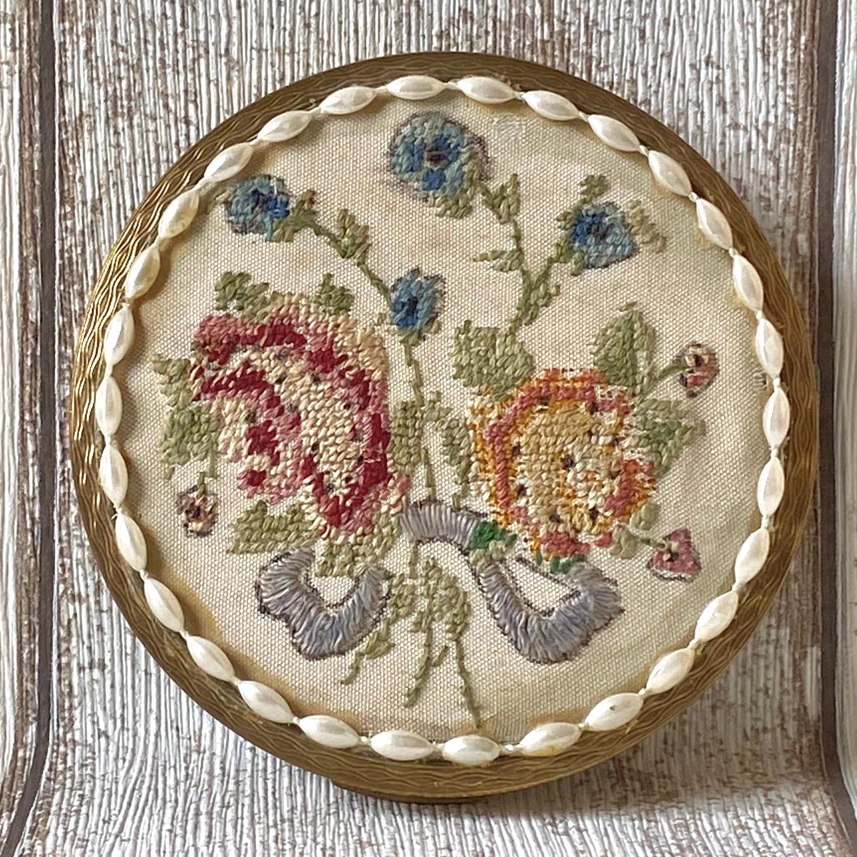 Vintage 1930s Stratton Petit Point Floral Loose Powder Compact