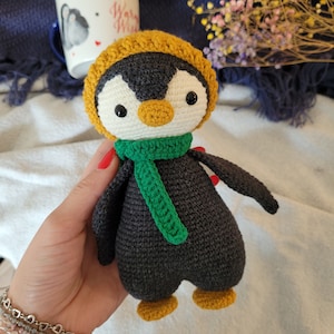Penguin crochet christmas gift toy Housewarming home decoration Handmade stuffed cute penguin amigurumi toy for sister mum friend daughter