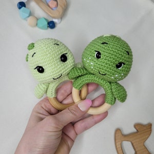 Handmade turtle rattle crochet baby toy Amigurumi Sea turtle kid first toy Sensory developing cotton crochet rattle Babyshower gift idea