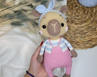 Gehäkelte Capybara Plüschtier: Personalisiertes Kuscheltier aus Baumwolle