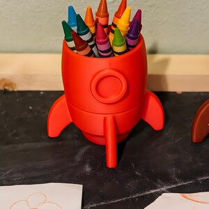 Rocket Crayon Holder for Kids, Artemis Moon Mission Gift, 3D Printed Space Desk Organizer Bright Red
