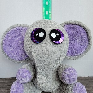 Medium Elephant