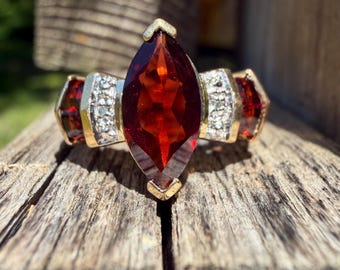 Vintage 10K Yellow Gold Marquise Garnet Diamond Cocktail Ring Size 5