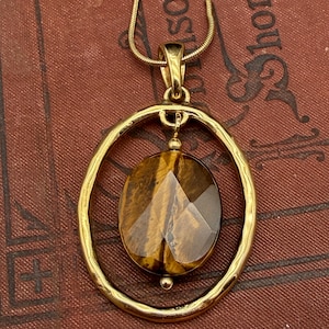Vintage Lia Sophia Tiger’s Eye Pendant Necklace – Adjustable 16–19 Inch Gold Tone Chain image 12