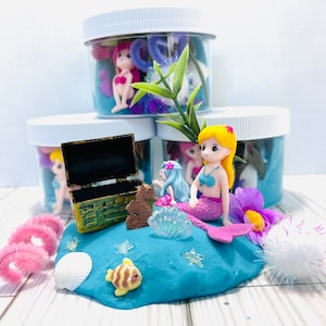 Playdough to go sensory jars, mermaid party favors, dough kids party favors, dough kits, playdough stocking stuffers, goodie bags