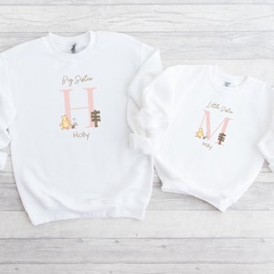 Grandes soeurs Petites soeurs Pulls assortis Sweat-shirts assortis personnalisés Winnie l'ourson pour fille Cadeau pour fille Faire-part de bébé image 1