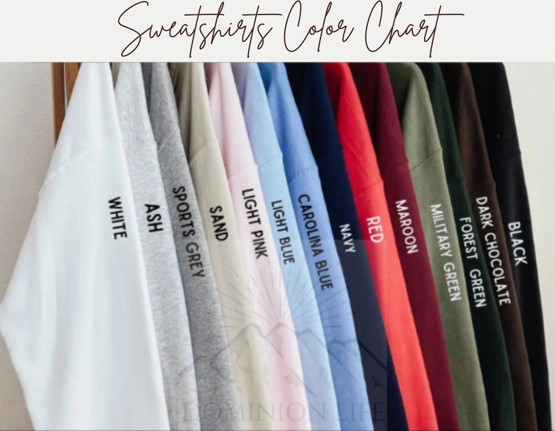 Puede incluir: Carta de colores que muestra 12 colores diferentes de sudaderas, incluyendo negro, chocolate oscuro, verde bosque, verde militar, granate, rojo, azul marino, azul Carolina, azul claro, rosa claro, arena, gris deportivo, gris ceniza y blanco.