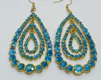 Stunning Teardrop Chandelier Blue Aurora Borealis Drop Earrings. Stunning Teardrop Dangle Earrings. AB Crystal Iridescent Cocktail Earrings.