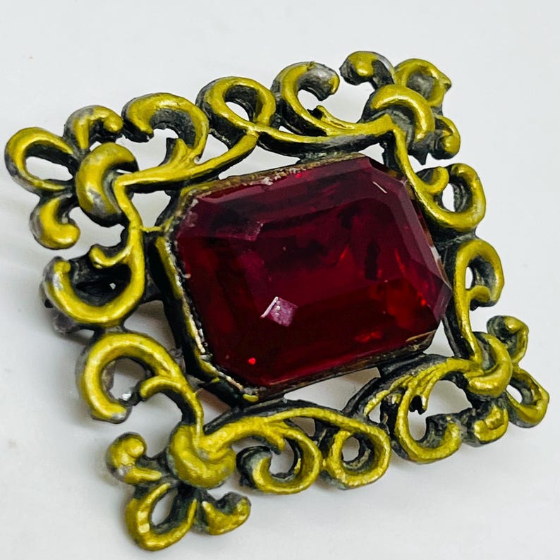 Fabulous Simulated Red Ruby Rectangular Brooch. Stunning Faux Red Ruby Geometric Rectangle Brooch. Brass Tone Red Stones Rectangle Brooch. image 4