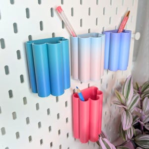 Organizador de tablero perforado IKEA Skadis: contenedor con forma de nube, impreso en 3D.