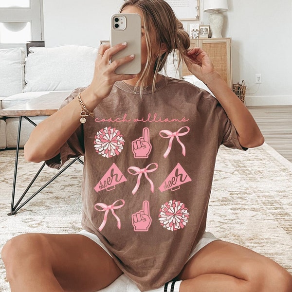 Camiseta personalizada de treinador de torcida, camiseta com laço rosa de líder de torcida, camiseta personalizada com nome de treinador de torcida, presente de treinador de torcida, moletom fofo de torcida