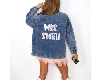 Chaqueta vaquera para novia, chaqueta vaquera para novia, chaqueta para futura esposa, chaqueta vaquera personalizada, chaqueta vaquera para boda, regalo de boda para novia, regalo de boda único.