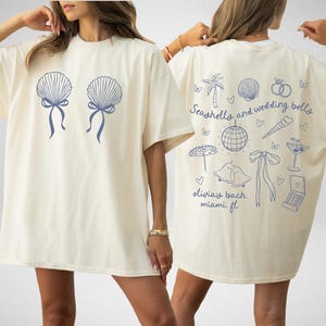 Muscheln und Hochzeitsglocken Bachelorette Shirts, personalisierte Küsten Bach, benutzerdefinierte Strand Bachelorette, Tshirt Seashell Hens Party Outfit