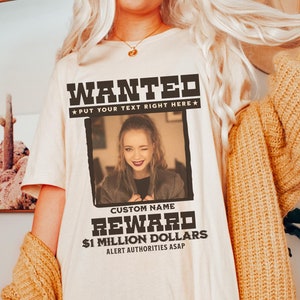 Cartaz de procurado personalizado com foto camiseta, Retrato em cartaz de procurado, Camiseta engraçada personalizada com foto, Camiseta engraçada para presente de Natal, Marido engraçado