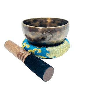 Full Moon Singing Bowl. Tibetan Singing Bowl 6 Inches Diameter with Mallet and Cushion. Sound Healing Tibetan Meditation.