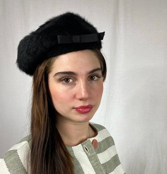 1960s Kangol black angora beret - image 1