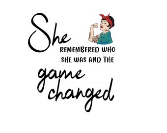 Targa In Latta Vintage Ispirativa 'She Remembered Who She Was And The Game Changed' - Poster Metallico 20x30 Cm Per Arredo Casa, Pub, Bar - 2