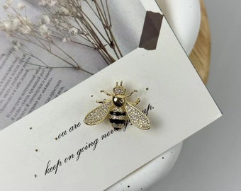 Broche petite abeille faite main en plaqué or 14 carats insecte minimaliste badges vintage uniques animaux personnalisés corsage accessoires cadeau pour elle