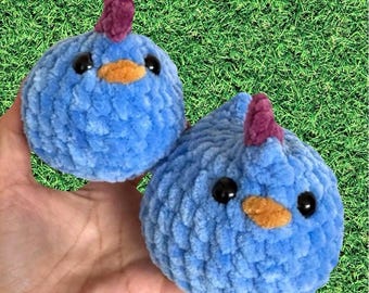 青いニワトリの編みぐるみぬいぐるみ 手作りのあみぐるみぬいぐるみ