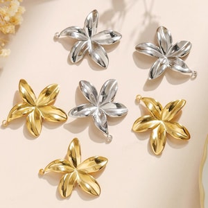 Wholesale Jewelry Stainless Steel Flower Pendant, Gold Flower Charms, Gold Plated Stainless Steel Pendants 30x33mm