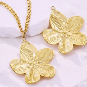 Wholesale Jewelry Stainless Steel Flower Pendant, Gold Flower Charms, Gold Plated Stainless Steel Pendants 31mm
