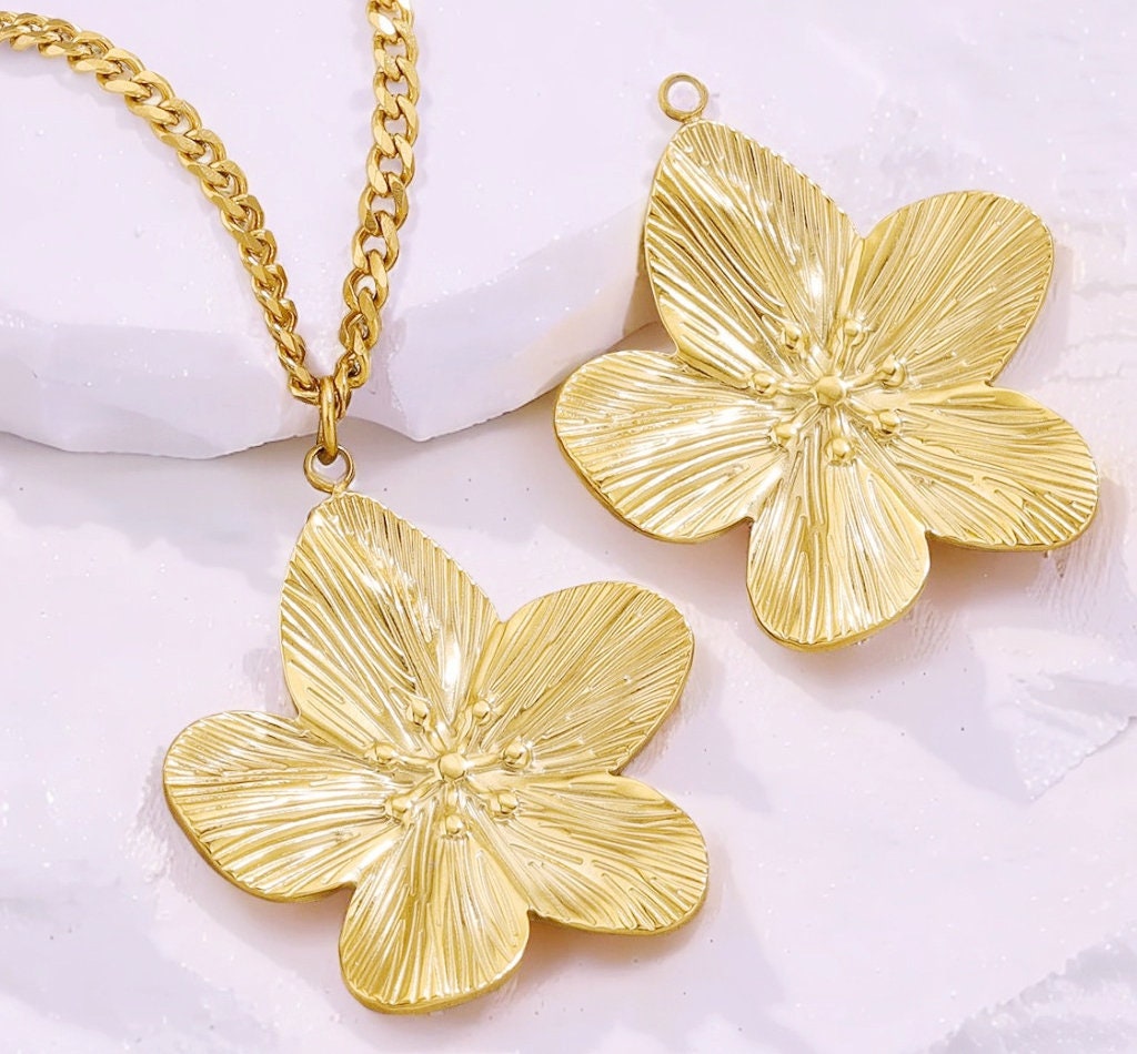 Wholesale Jewelry Stainless Steel Flower Pendant, Gold Flower Charms, Gold Plated Stainless Steel Pendants 31mm