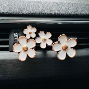 4pcs White Daisy Flower Car Vent Clip, Flower Car Vent Fragrance, Car Freshener, Fashion Car Diffuser, Car Interior Decor, Car Flower Gift