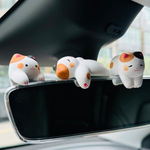 Cartoon Cat Car Review Mirror Decor, Cute Cat Figurine, Kawaii Car Dashboard Ornament, Cat Desktop Ornament, Car Accessories, Car Interior