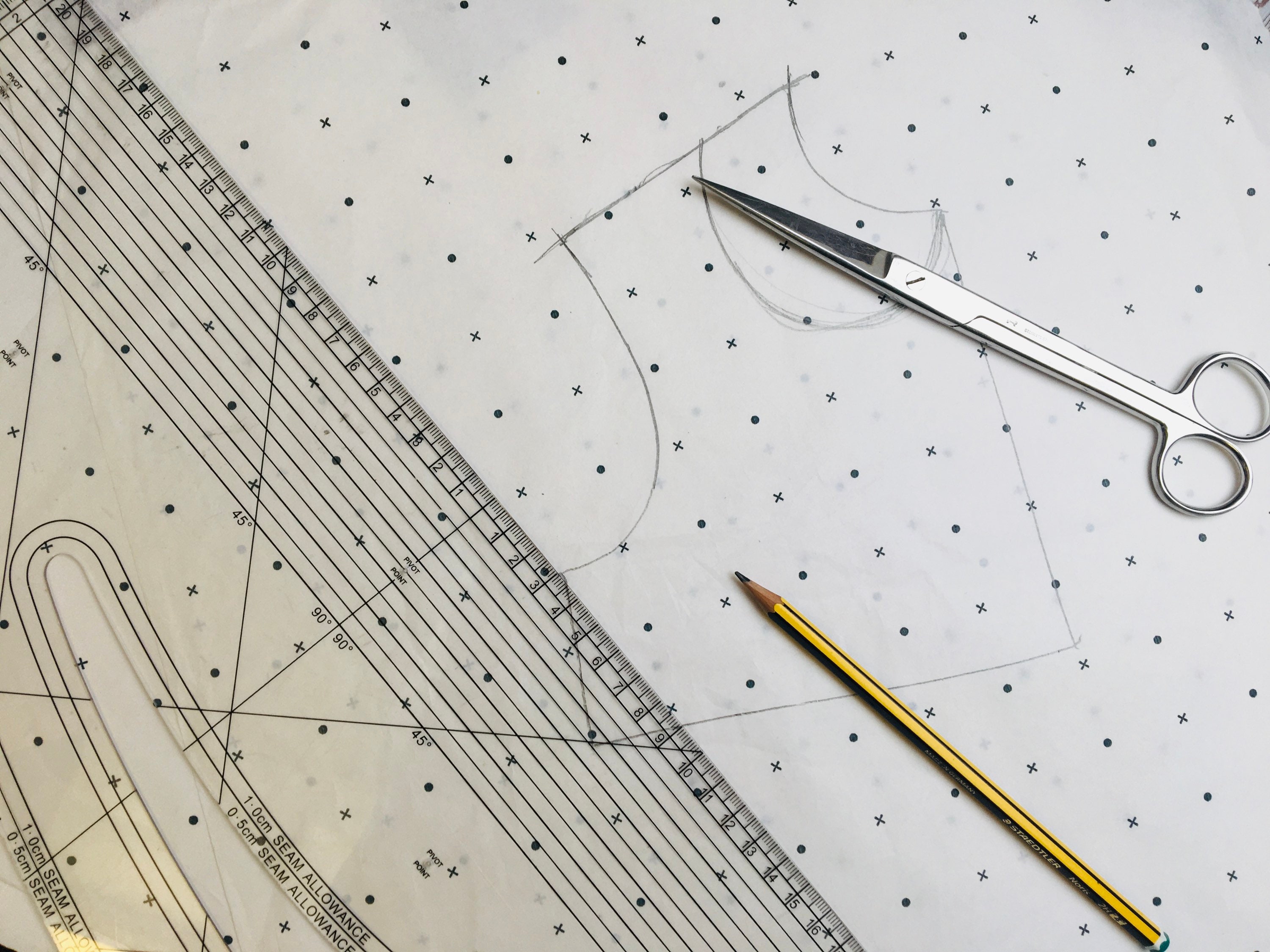 Dotted Pattern Paper for Sewing, 45 Inch X 10 Yards Tracing Paper