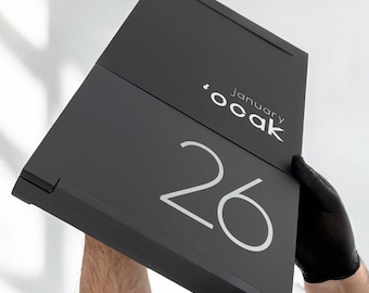 Calendario de pared hecho a mano: Diseño minimalista moderno de Vone Works