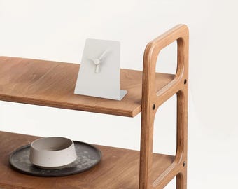 Reloj de mesa minimalista de metal con diseño plegable