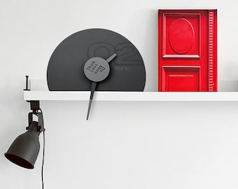 Reloj de repisa plegable de metal, negro mate oscuro, diseño Vone