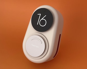 Calendario de escritorio de aluminio con cambio manual: diseño moderno y atemporal de Karan Topal