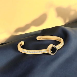 Black diamond bracelet, cushion diamond bracelet, dainty gold bracelet, christmas gift for women,Astological gift,birthstone barcelet,Huzurr