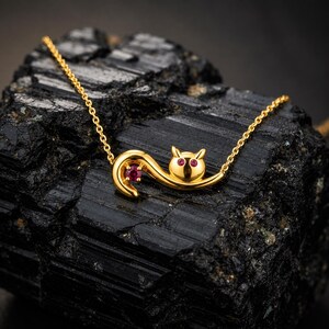 Halskette mit Rubinkatze, Geburtsstein Juli, 925er Sterlingsilber, Statement-Kette, Vintage-Kette, Geschenk für Tierliebhaberinnen, Geschenkidee für Katzenliebhaberinnen