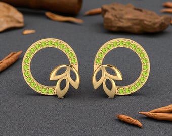 Gold peridot Stud earrings, peridot jewelry, Green Earrings, August Birthstone, birthstone gift, Wedding gift, gifts for her, Halloween Stud