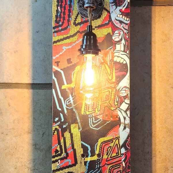 Wandlampe aus altem Skateboard, Dekolampe, Skateboardlampe