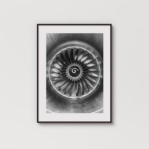 Boeing 737-turbinfoto: Flygkonst, minimalistiskt svartvitt tryck (digital nedladdning)
