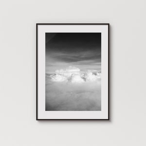 Gewitter Wolken Fotografie Druck: Monochrome Luftfahrt Kunst (Digitaler Download)