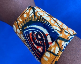 Hand cuff blue eye