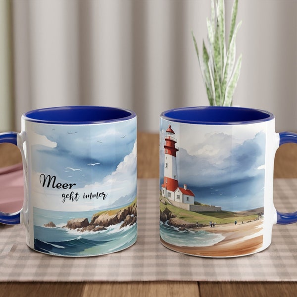 Keramik Tasse "Meer geht immer", mit Aquarell Motiv einer Leuchtturm und Strand Szene, Fassungsvermögen 325ml