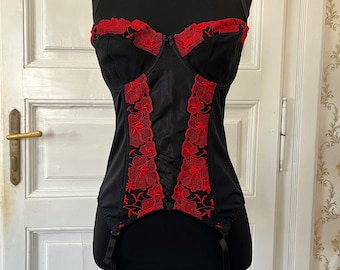 2000s black & red floral lace see through bow detail bustier with garter straps (36C US / 80C EU)