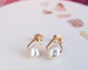 Hammered 14k Gold Filled Freshwater Pearl Triangle Stud Earrings, Handmade Gemstone Jewellery, Gift Wrapped