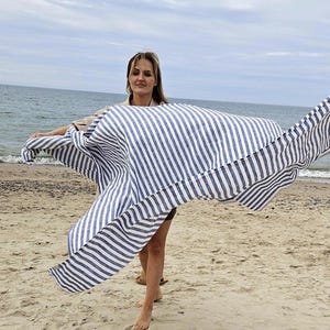 Luxury Oversized Beach Blanket Extra Large Linen Beach Towel Blue Striped Beach Blanket Compact Beach Towel With Case Summer Gift