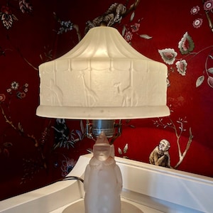 Mid Century &quot;Zirkus Clown&quot; Milchglas Lampe von L. E. Smith
