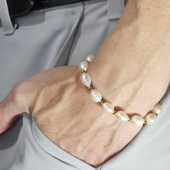 2A White Pearl Beaded Stretch Bracelet with 24k Gold | 8-9mm Genuine Natural Gemstone | Handmade to Order