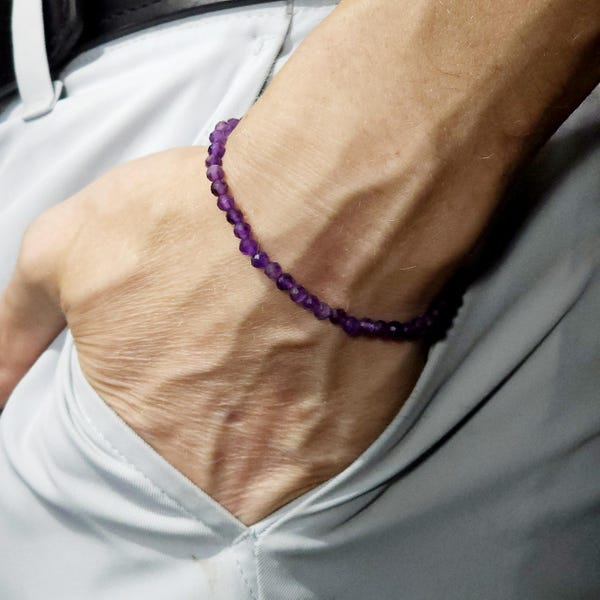 Bracciale minimalista fatto a mano con perline di ametista autentica / 4 mm / Sfaccettato